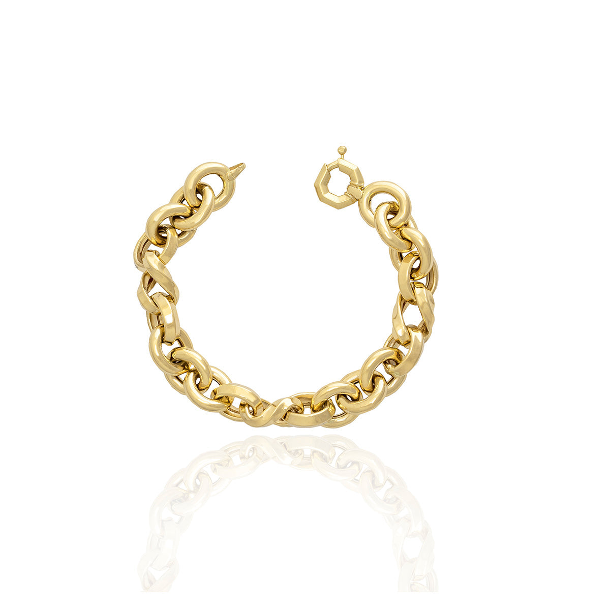 Luxury Luster: Fine Gold Chain Bracelet